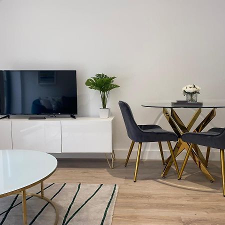 Roomotel - Broadoaks Apartments Σόλιχαλ Εξωτερικό φωτογραφία