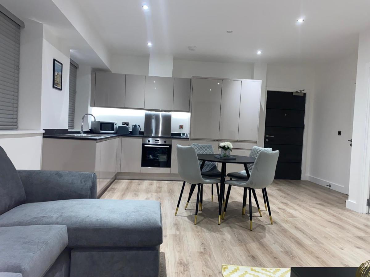 Roomotel - Broadoaks Apartments Σόλιχαλ Εξωτερικό φωτογραφία