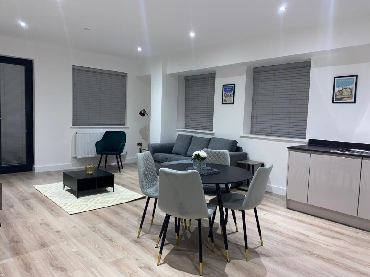 Roomotel - Broadoaks Apartments Σόλιχαλ Εξωτερικό φωτογραφία