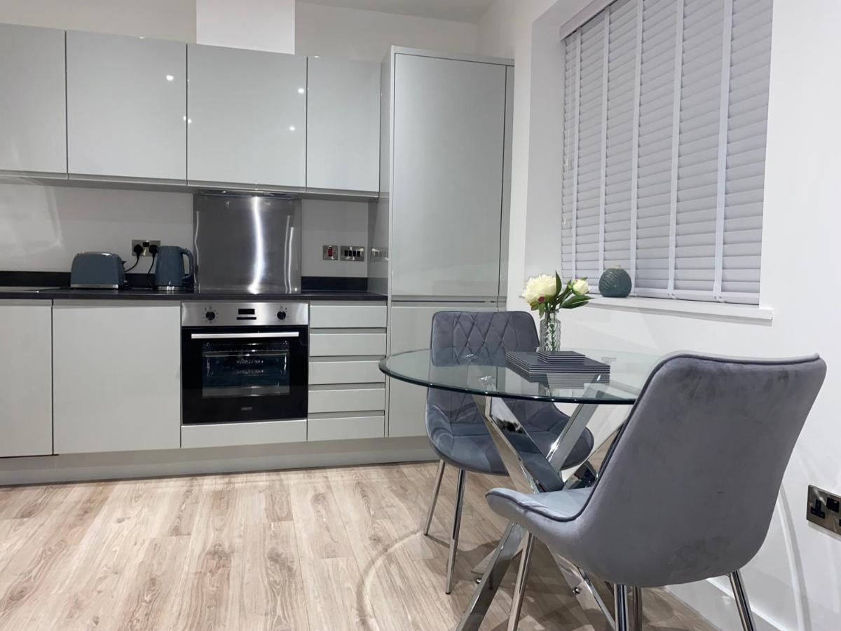 Roomotel - Broadoaks Apartments Σόλιχαλ Εξωτερικό φωτογραφία