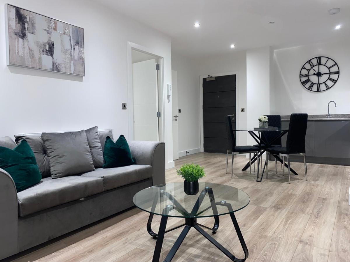 Roomotel - Broadoaks Apartments Σόλιχαλ Εξωτερικό φωτογραφία