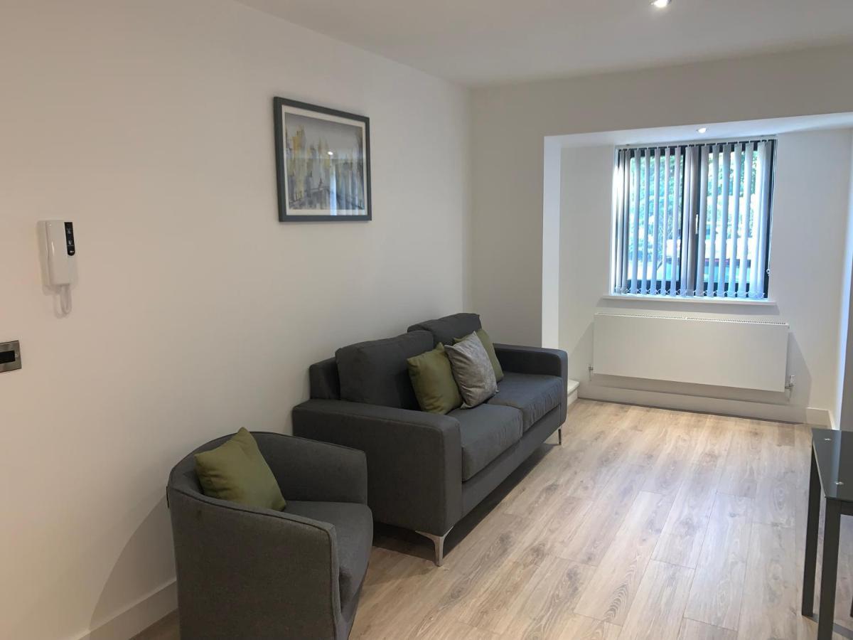 Roomotel - Broadoaks Apartments Σόλιχαλ Εξωτερικό φωτογραφία