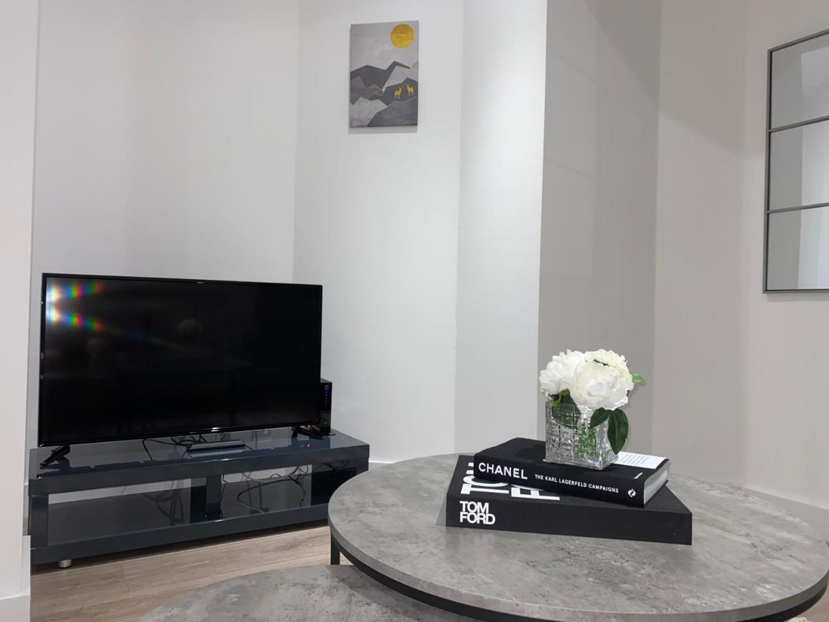 Roomotel - Broadoaks Apartments Σόλιχαλ Εξωτερικό φωτογραφία
