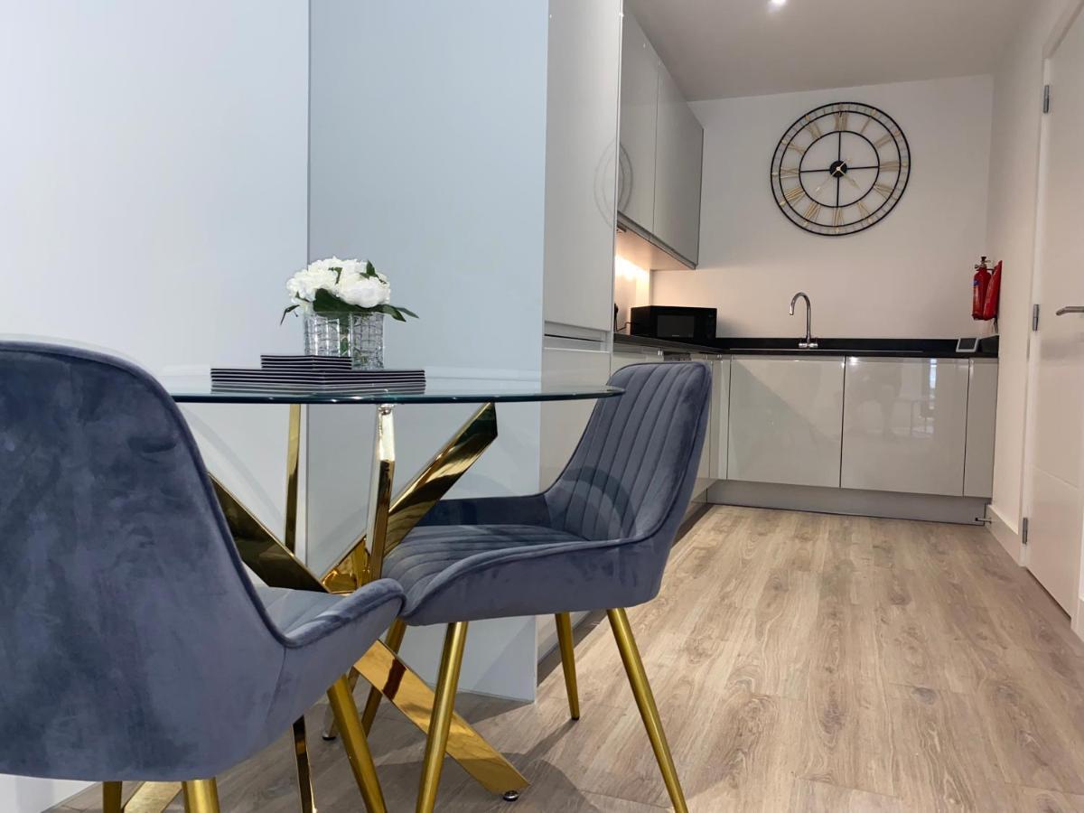 Roomotel - Broadoaks Apartments Σόλιχαλ Εξωτερικό φωτογραφία