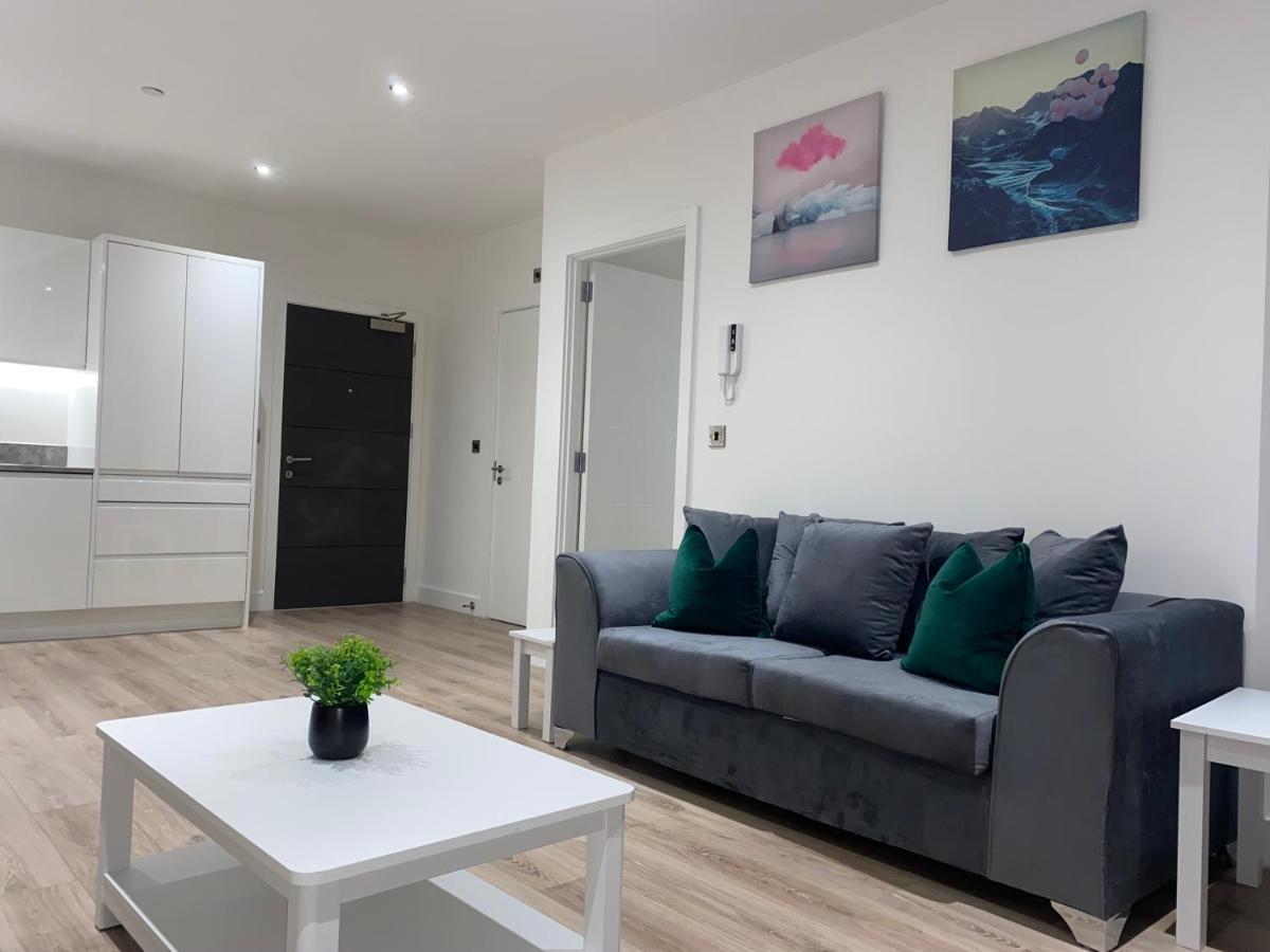 Roomotel - Broadoaks Apartments Σόλιχαλ Εξωτερικό φωτογραφία